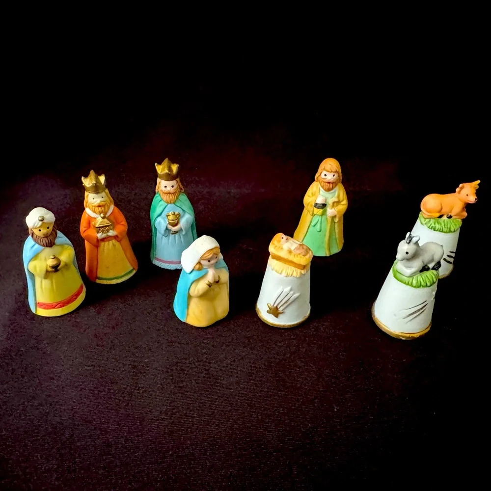 Vintage 1987 Enesco Porcelain Nativity Scene Thimble Display 8 Piece Set